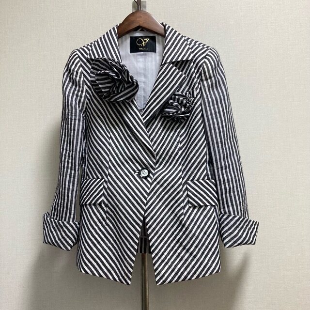 ベラのジャケットを買取しました｜ストライプの存在感が優雅