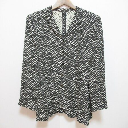 レリアンのジャケットを買取しました 黒×白の絵柄がかっこいい