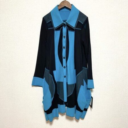 明るく綺麗な青色に圧倒される エイココンドウのコートを買取しました