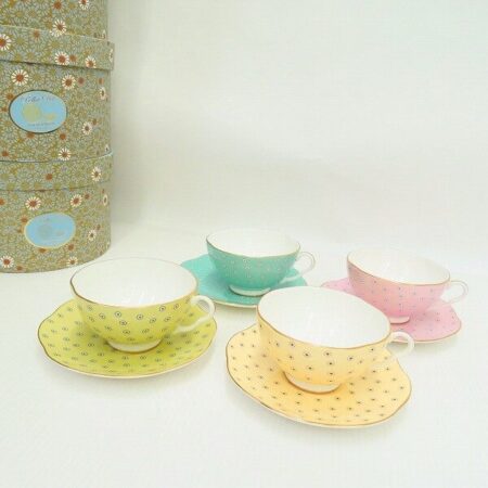 カラフルで気持ちも高まる ウェッジウッド  カップ＆ソーサー 4客 セットを買取しました