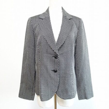 パリッとしたデザインがいい レリアンのジャケットを買取しました