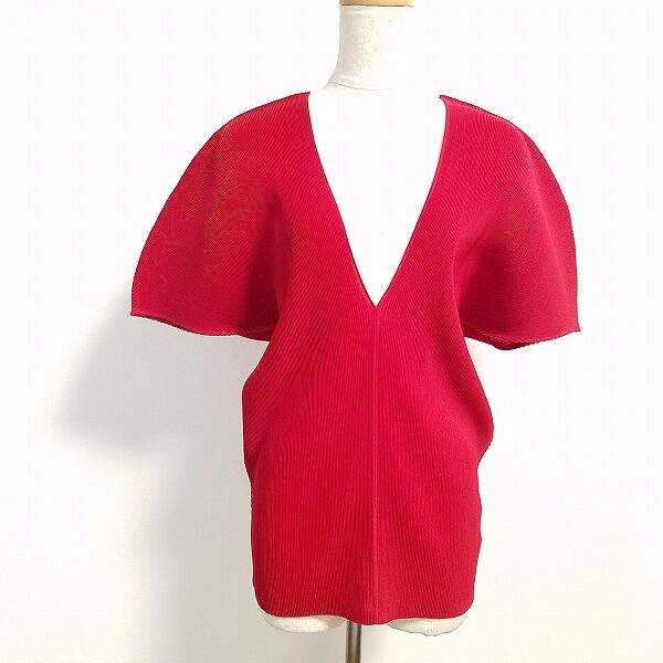 メリハリあるデザインに惹かれる プリーツプリーズのカットソーを買取しました