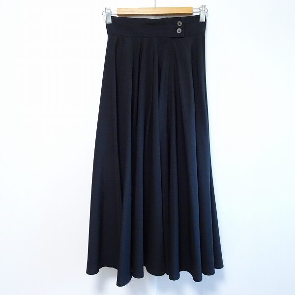 ほっそり×スマートに見える トクコのスカートを買取しました