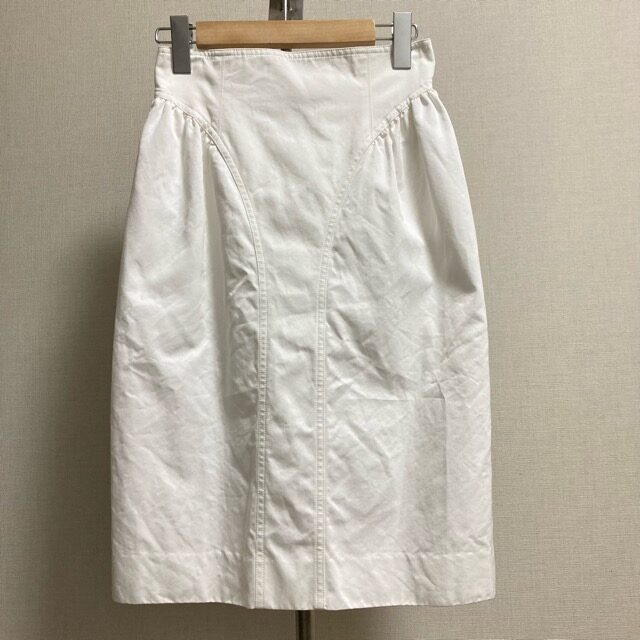 爽やかな印象になる クリスチャンディオールのスカートを買取しました