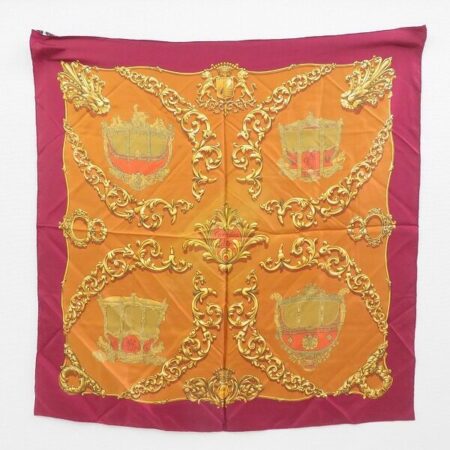 ワインレッドの縁がスタイリッシュ エルメスのスカーフを買取しました