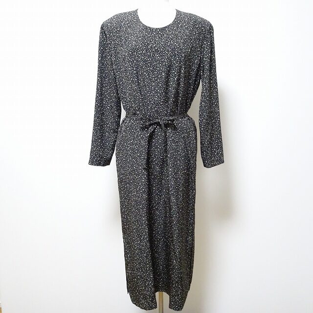 ラインの綺麗さがいい カネコイサオのワンピースを買取しました
